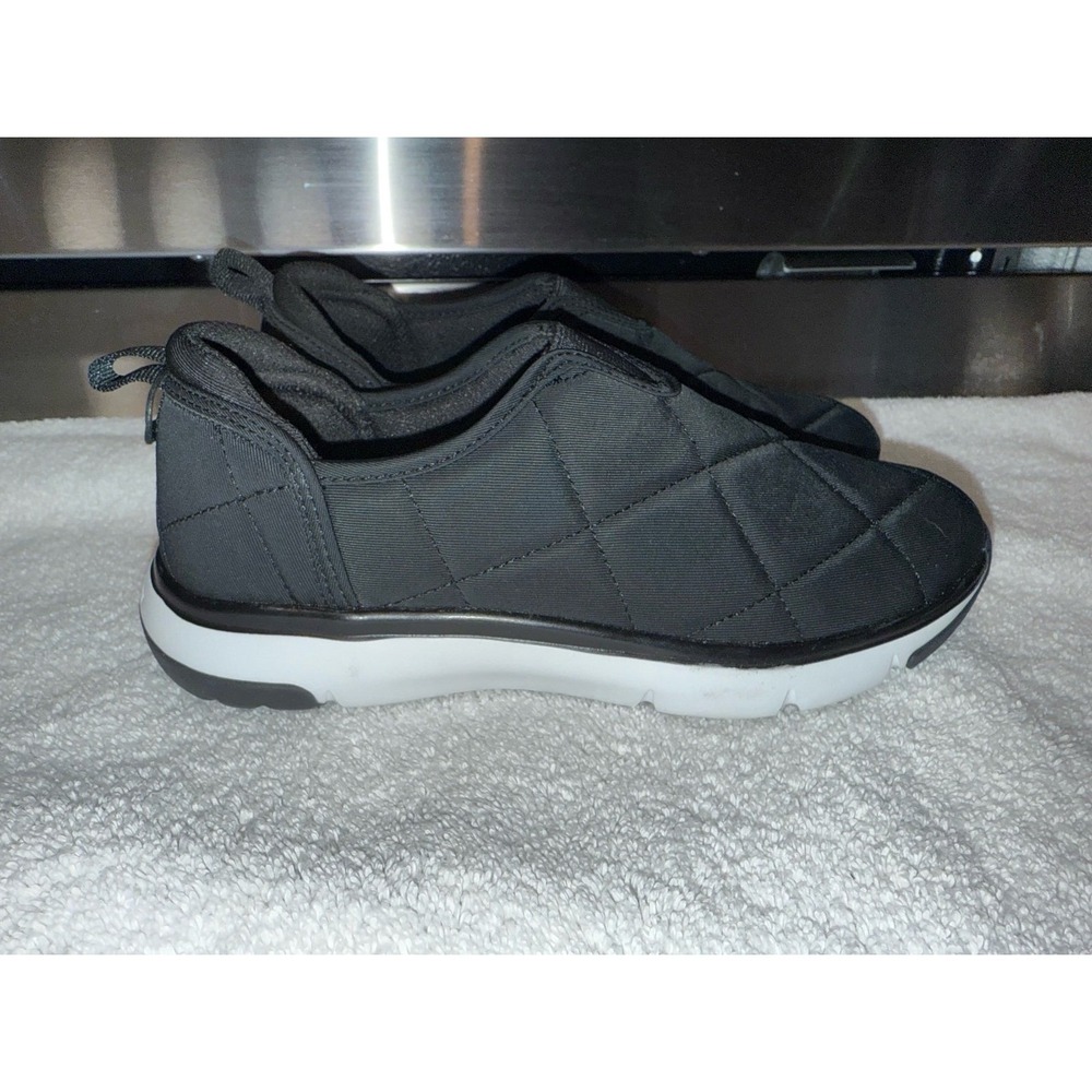 Vera Bradley Black Slip on Shoes Ladies Size 5 - Picture 1 of 9